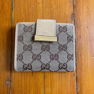 Authentic women Gucci wallet